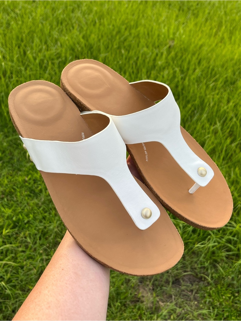 NWOT Fitflop LuLu IQushion Leather Toe Post Sandals in White Size 11